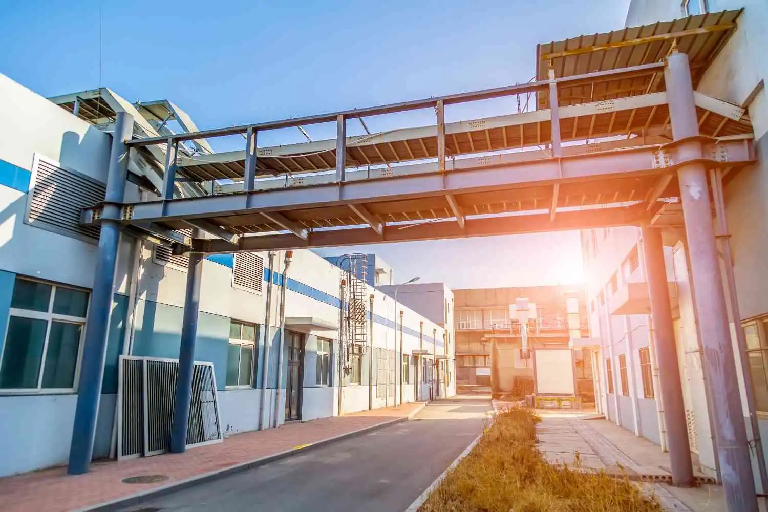 building-scheduling-metal-tomatoes-entrance-hall-1-optimized