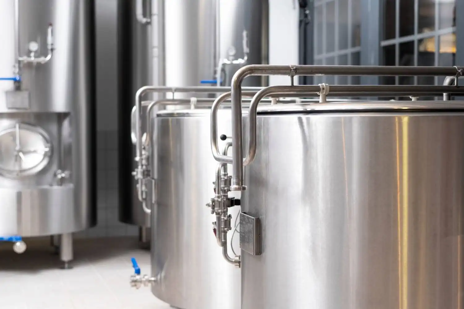 inside-craft-beer-factory-1-optimized